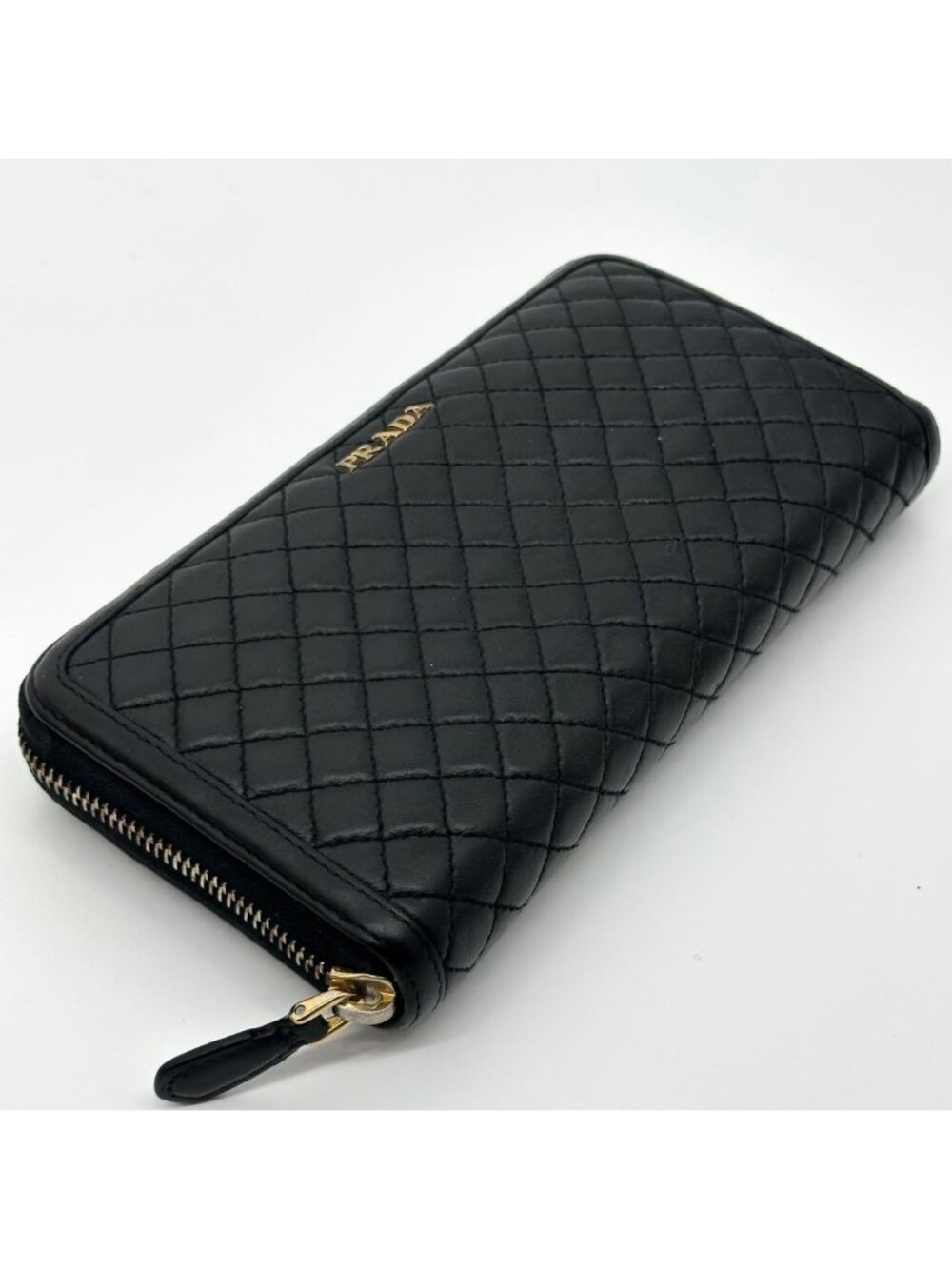 Prada Quilted Lamb Leather Zip Around Wallet Round - Picture 4 of 15